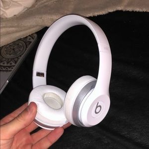 Beats Solo Pro White
